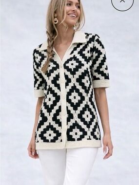 Ultra Pink Black and WhiteBoho short  Sleeve Crochet Knit Top Blouse Shirt M